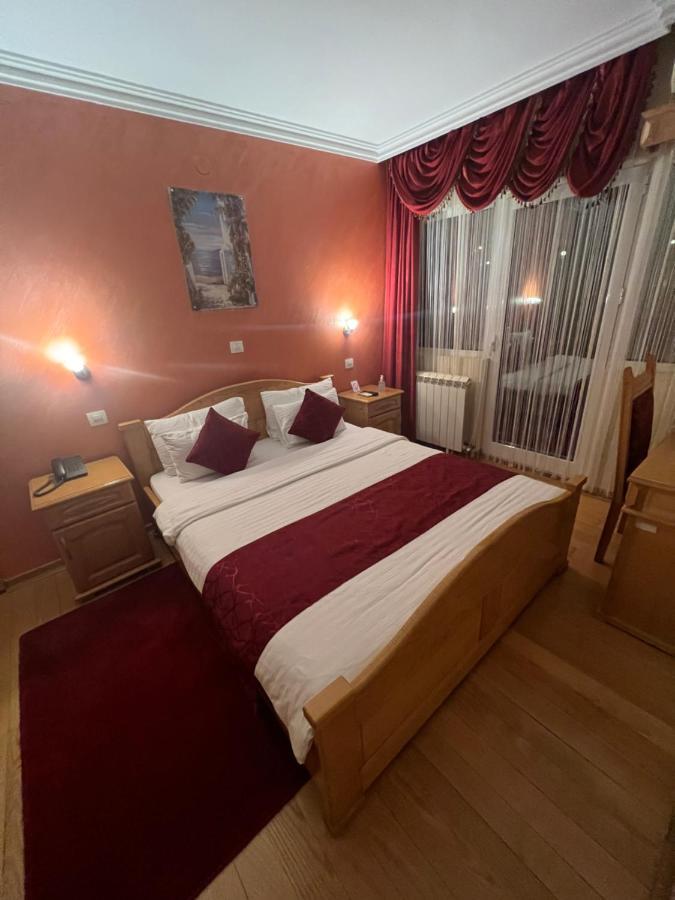 Saint Paul Accommodation Kraljevo Kültér fotó