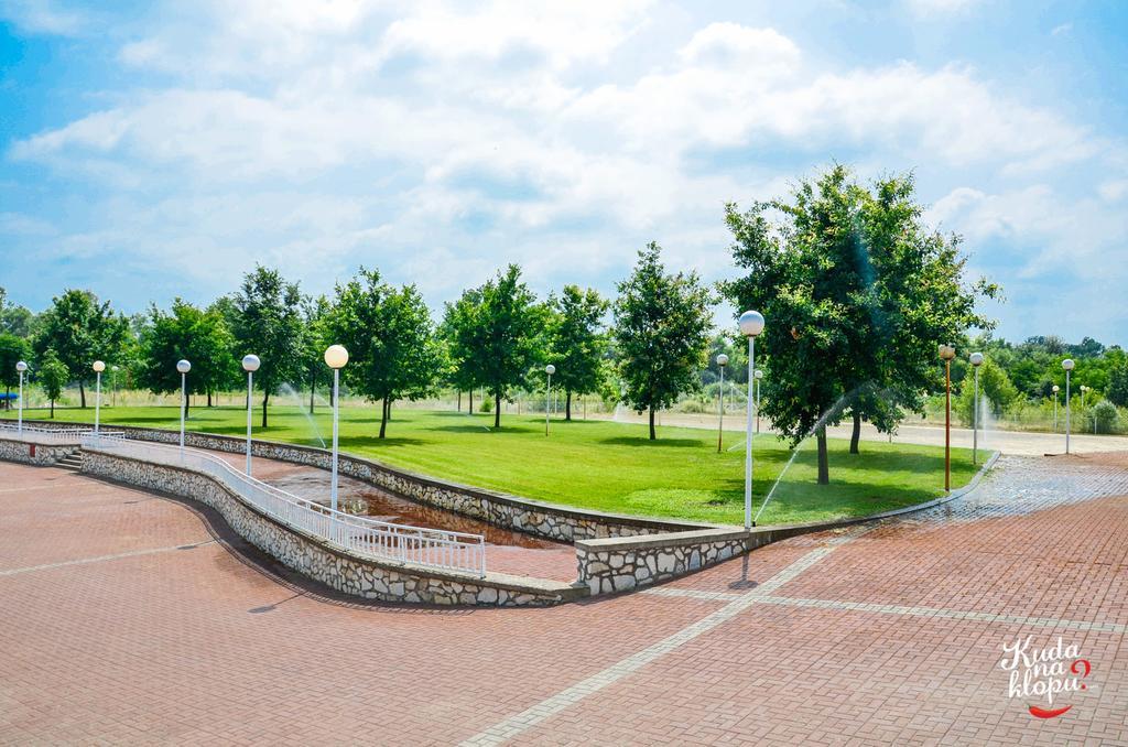 Saint Paul Accommodation Kraljevo Kültér fotó