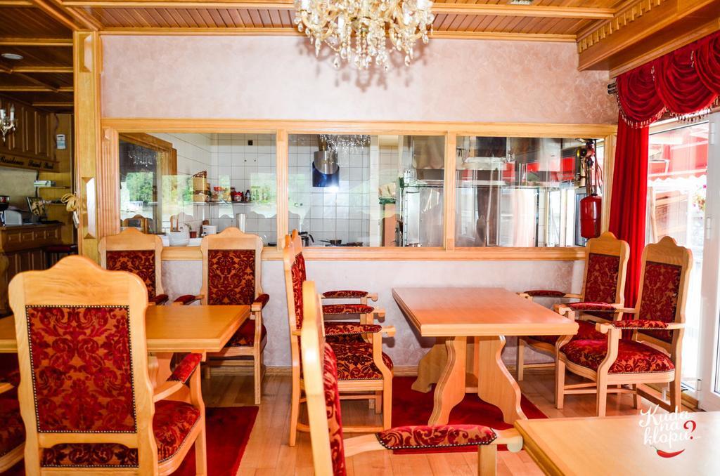 Saint Paul Accommodation Kraljevo Kültér fotó