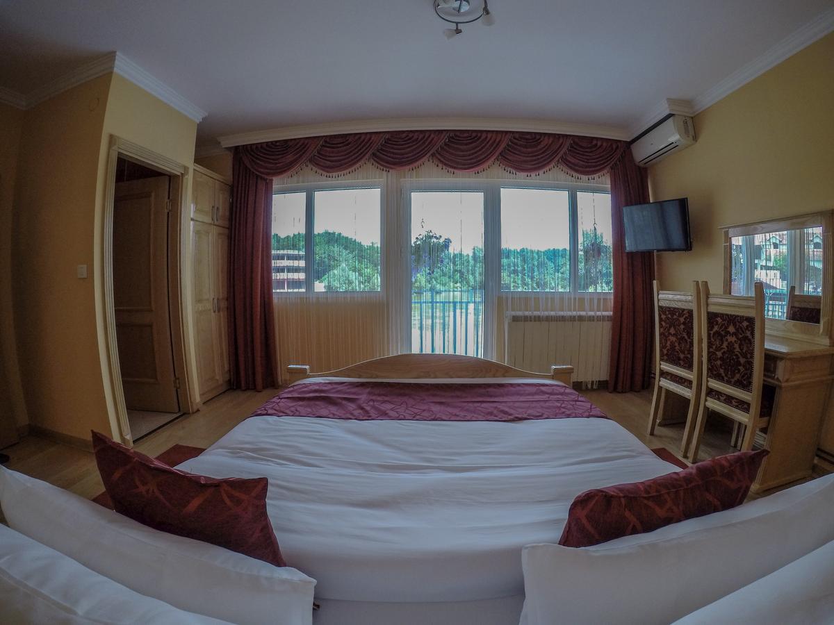 Saint Paul Accommodation Kraljevo Kültér fotó